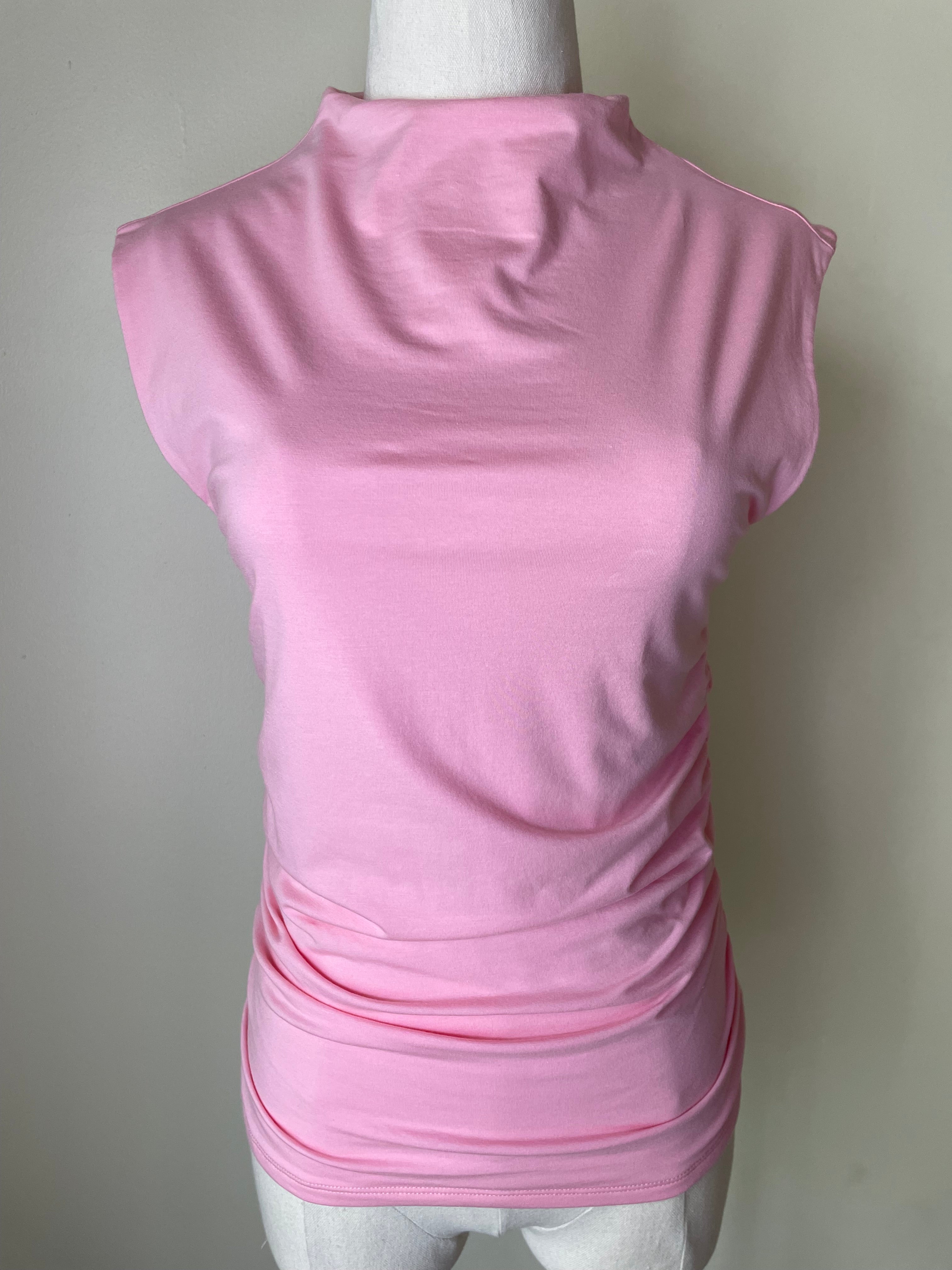 Blusa sin mangas de cuello mock