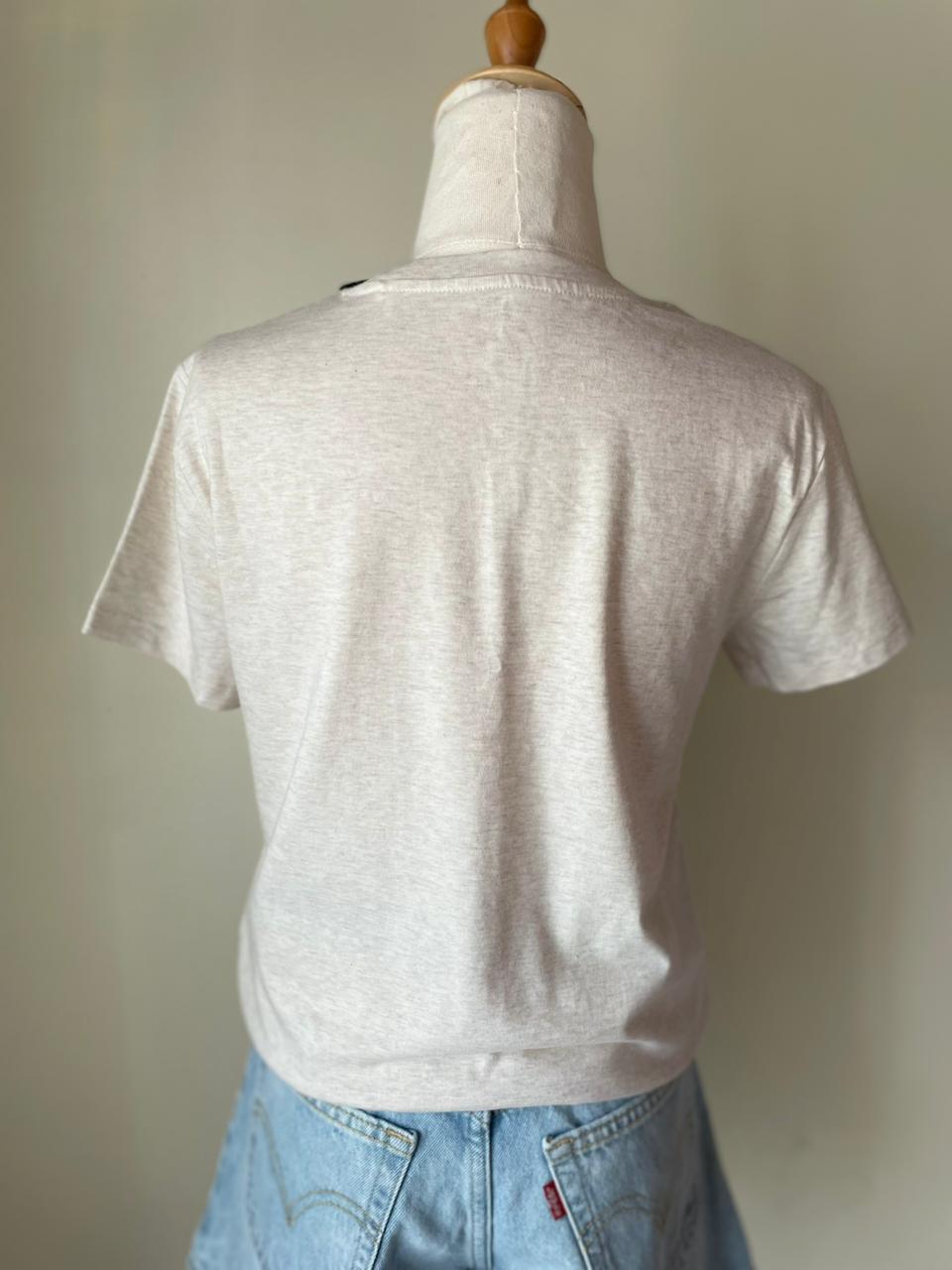 Camiseta Levis Logo Flores